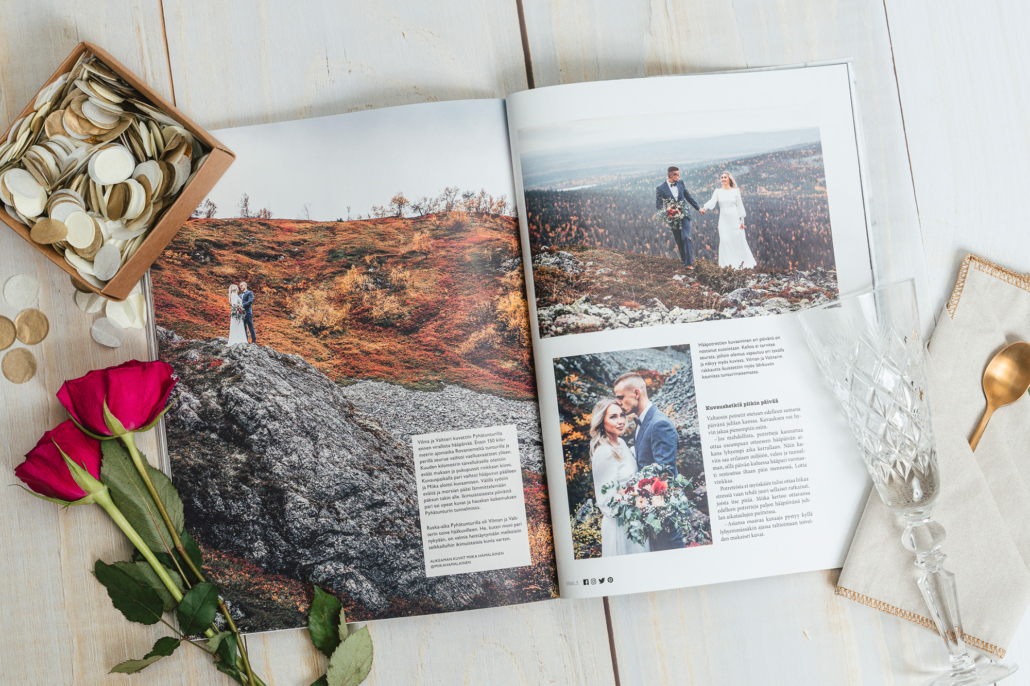 Kuvassa Häät-lehden näyttävä lehtitaittoaukeama hääparin Pyhätunturilla tapahtuneisiin kuvauksiin liittyvästä artikkelista.